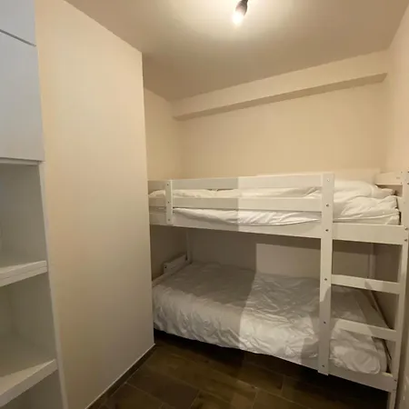 In By The Marina דירה *