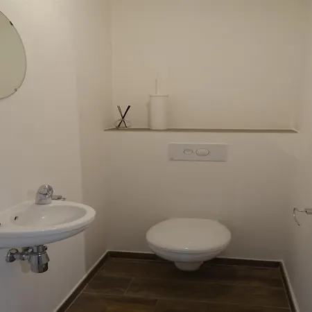 In By The Marina Lejlighed *