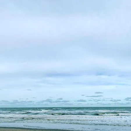 In By The Marina דירה *